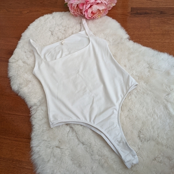 Hey BABE Instagram LA label white bodysuit rounded square neck basic women's L - Picture 3 of 11